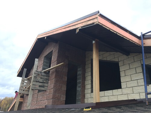 Подшивка свесов крыши в Смолевичах